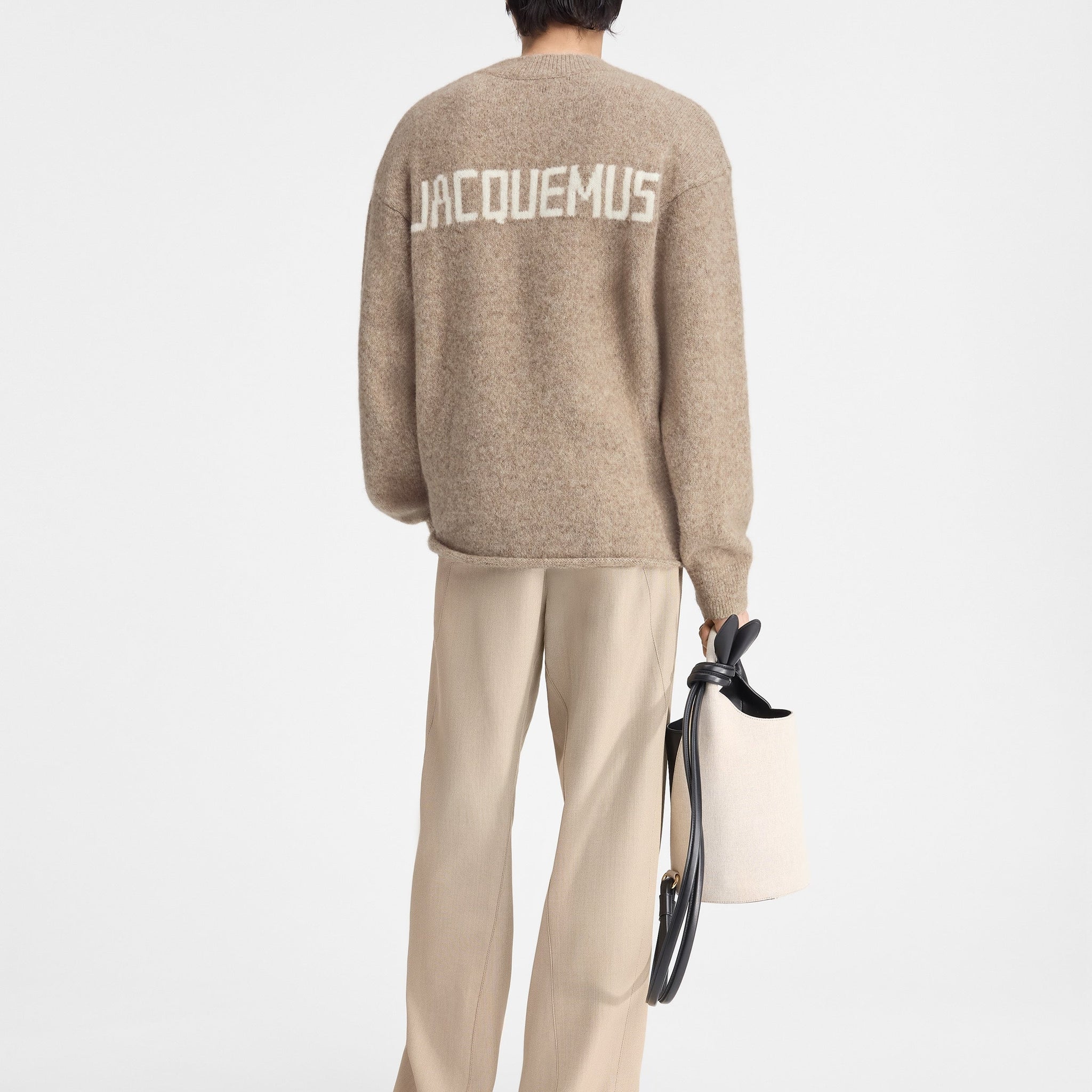 Le pull Jacquemus